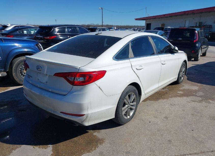 Photo 4 of 2015 Hyundai Sonata SE (VIN 5NPE24AF3FH026839)