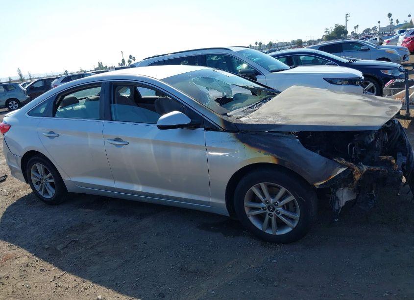 Photo 12 of 2015 Hyundai Sonata SE (VIN 5NPE24AF3FH040353)