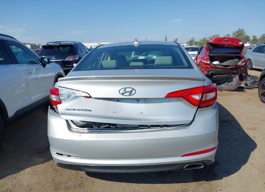 Photo 15 of 2015 Hyundai Sonata SE (VIN 5NPE24AF3FH040353)