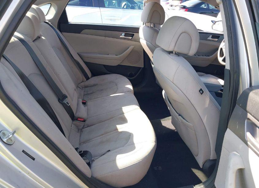 Photo 8 of 2015 Hyundai Sonata SE (VIN 5NPE24AF3FH040353)