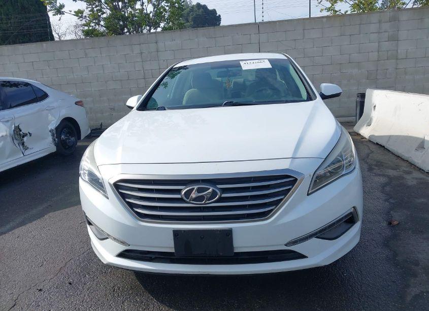 Photo 11 of 2015 Hyundai Sonata SE (VIN 5NPE24AF3FH071344)