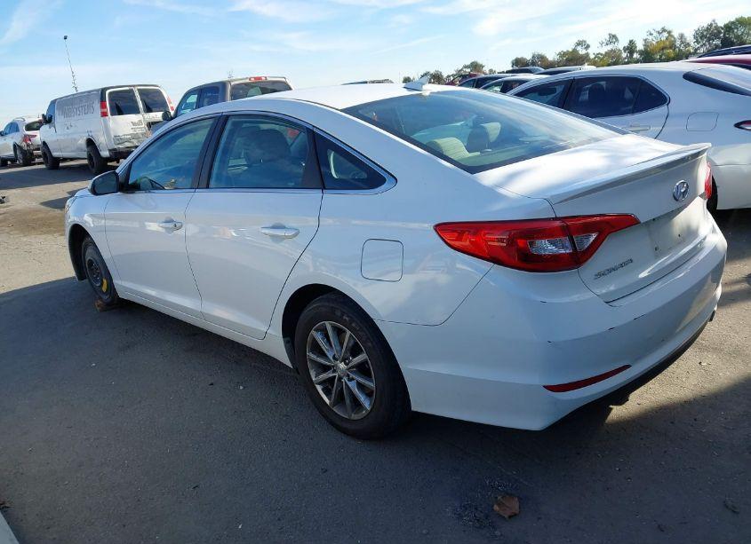 Photo 3 of 2015 Hyundai Sonata SE (VIN 5NPE24AF3FH071344)