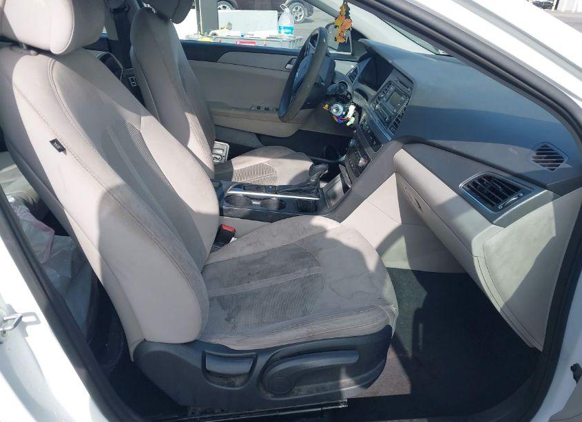 Photo 5 of 2015 Hyundai Sonata SE (VIN 5NPE24AF3FH071344)