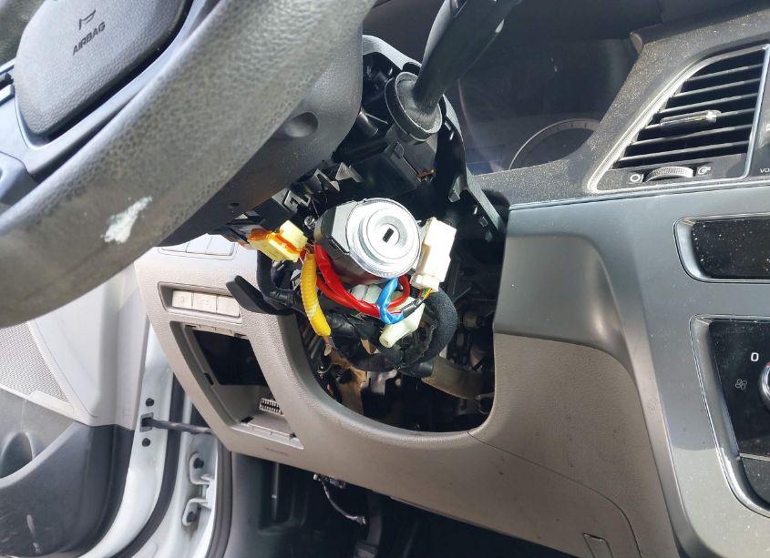 Photo 6 of 2015 Hyundai Sonata SE (VIN 5NPE24AF3FH071344)