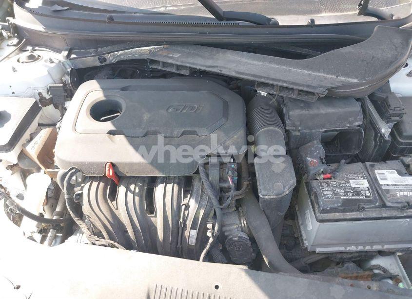 Photo 10 of 2015 Hyundai Sonata SE (VIN 5NPE24AF3FH106979)