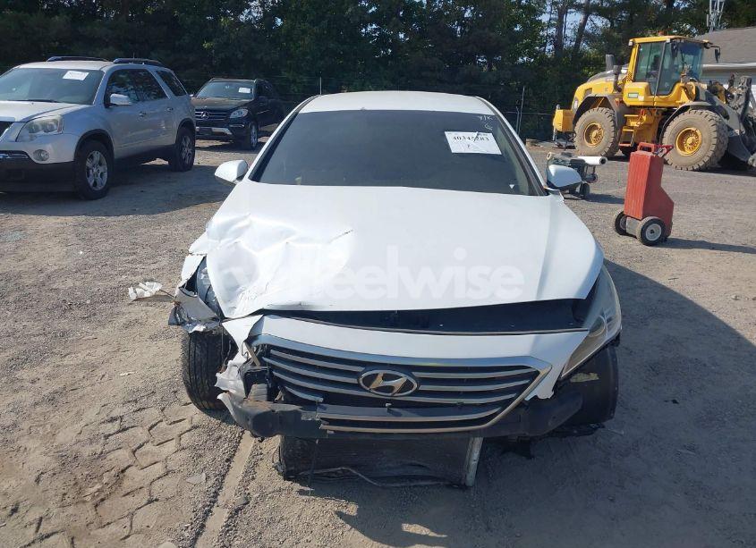 Photo 13 of 2015 Hyundai Sonata SE (VIN 5NPE24AF3FH106979)