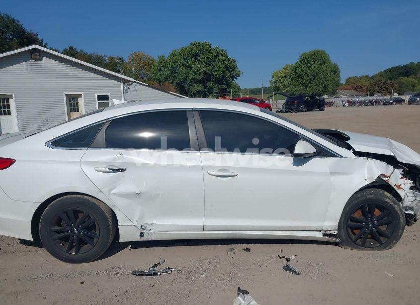 Photo 14 of 2015 Hyundai Sonata SE (VIN 5NPE24AF3FH106979)