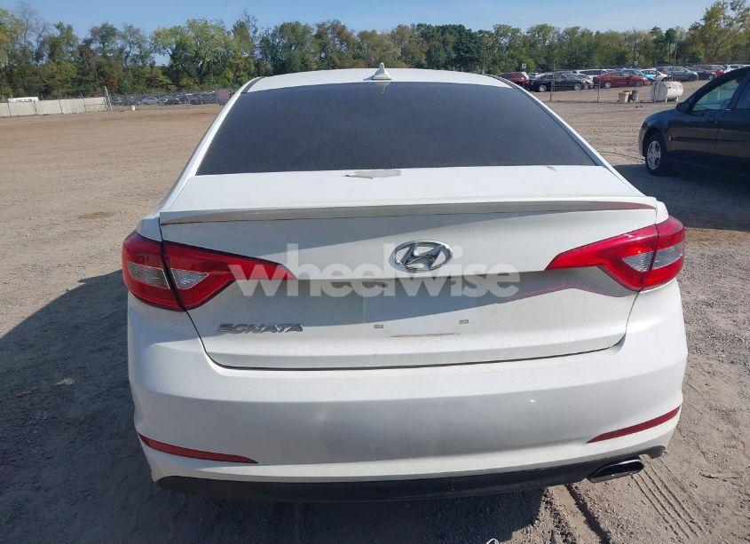 Photo 17 of 2015 Hyundai Sonata SE (VIN 5NPE24AF3FH106979)