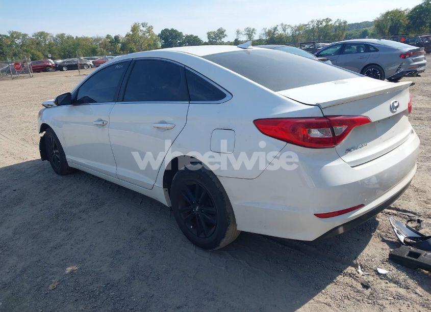 Photo 3 of 2015 Hyundai Sonata SE (VIN 5NPE24AF3FH106979)