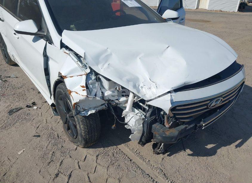 Photo 6 of 2015 Hyundai Sonata SE (VIN 5NPE24AF3FH106979)