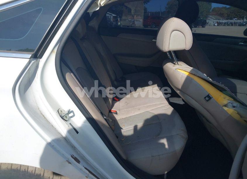 Photo 8 of 2015 Hyundai Sonata SE (VIN 5NPE24AF3FH106979)