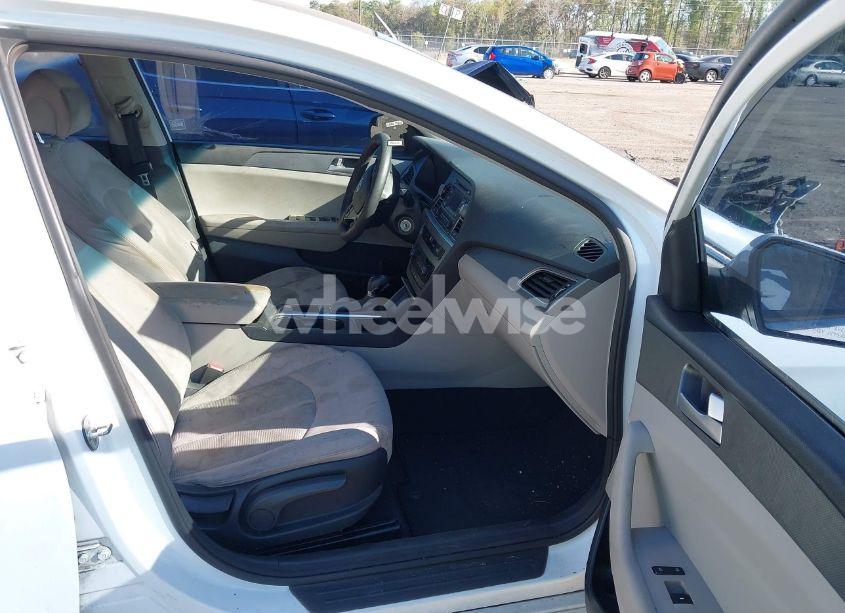 Photo 5 of 2015 Hyundai Sonata SE (VIN 5NPE24AF3FH108750)