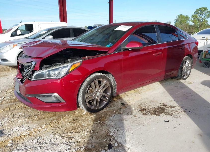Photo 2 of 2015 Hyundai Sonata SE (VIN 5NPE24AF3FH123328)