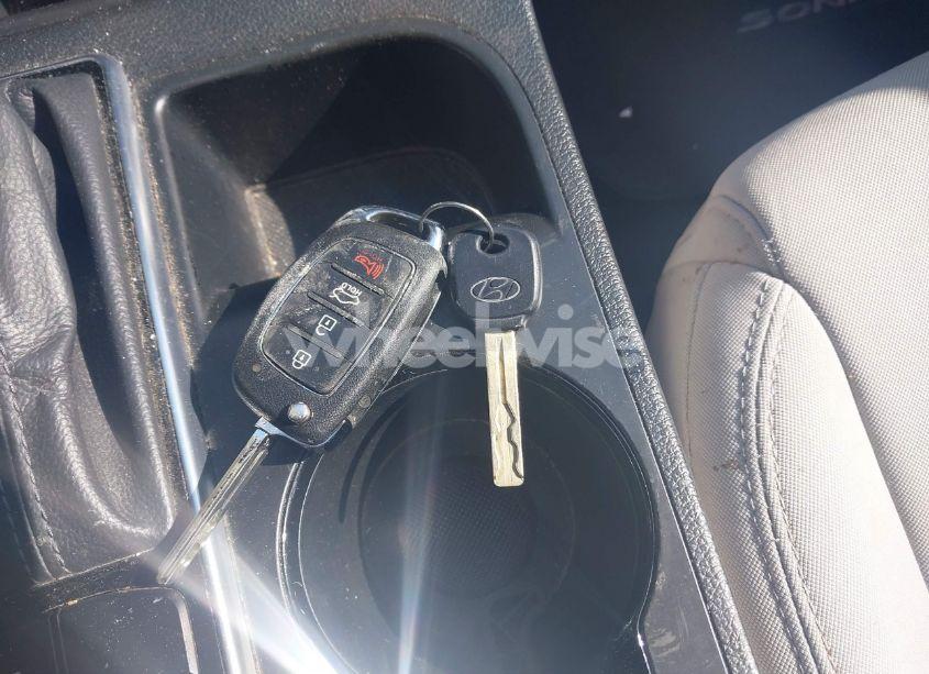 Photo 11 of 2015 Hyundai Sonata SE (VIN 5NPE24AF3FH126911)