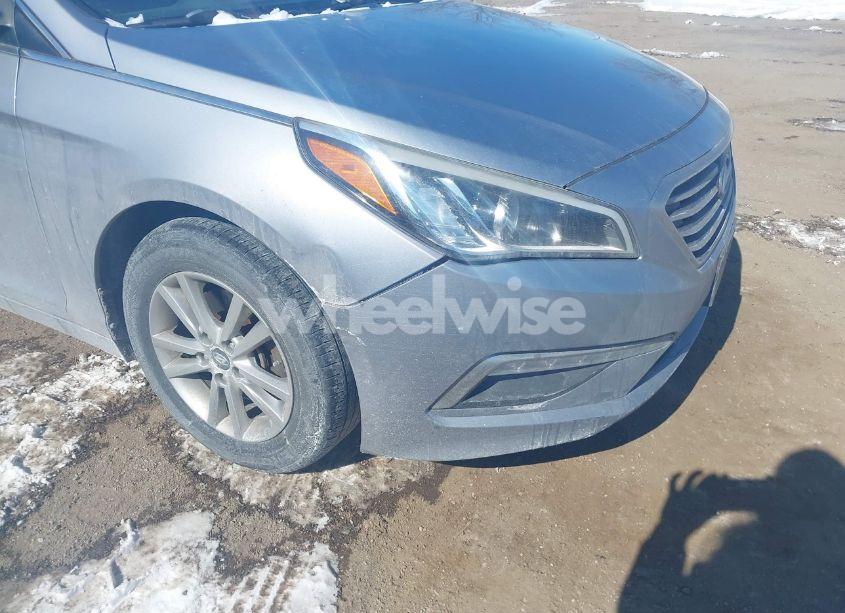 Photo 6 of 2015 Hyundai Sonata SE (VIN 5NPE24AF3FH126911)