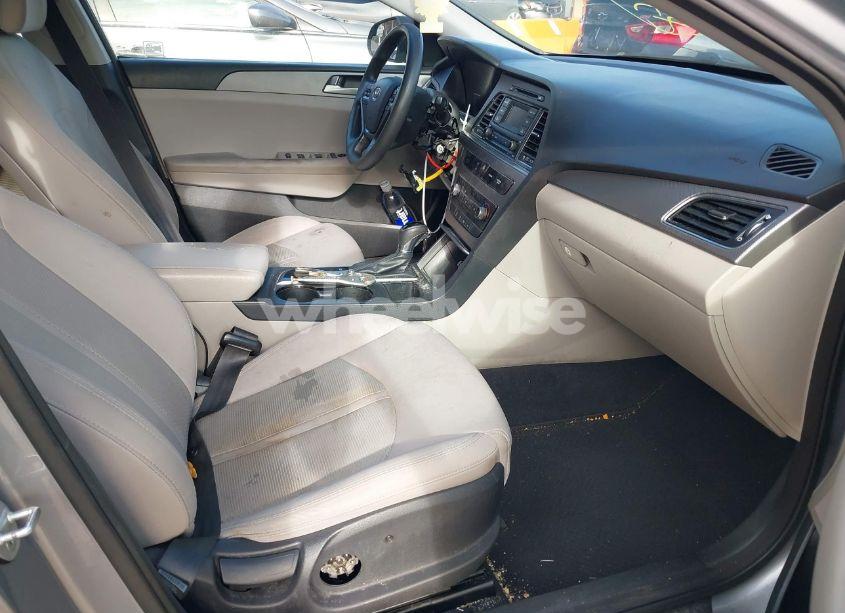 Photo 5 of 2015 Hyundai Sonata SE (VIN 5NPE24AF3FH141747)