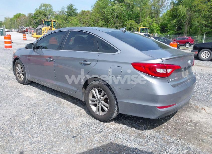 Photo 3 of 2015 Hyundai Sonata SE (VIN 5NPE24AF3FH147614)