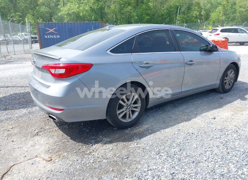 Photo 4 of 2015 Hyundai Sonata SE (VIN 5NPE24AF3FH147614)