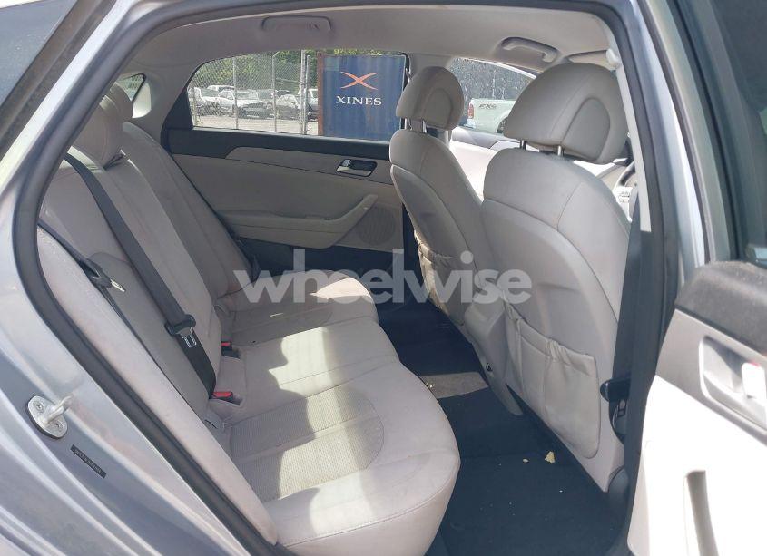 Photo 8 of 2015 Hyundai Sonata SE (VIN 5NPE24AF3FH147614)