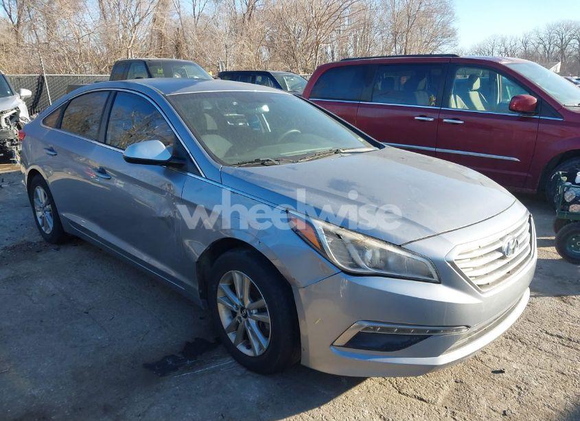 2015 Hyundai Sonata SE (VIN 5NPE24AF3FH151887) main photo