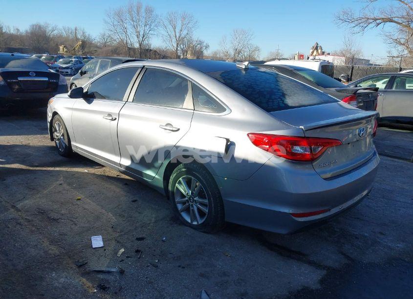 Photo 3 of 2015 Hyundai Sonata SE (VIN 5NPE24AF3FH151887)