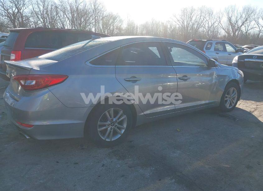 Photo 4 of 2015 Hyundai Sonata SE (VIN 5NPE24AF3FH151887)