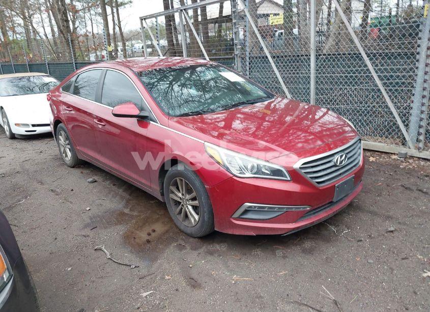 2015 Hyundai Sonata SE (VIN 5NPE24AF3FH176966) main photo