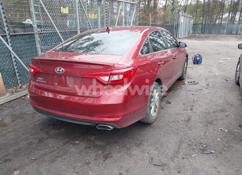 Photo 4 of 2015 Hyundai Sonata SE (VIN 5NPE24AF3FH176966)