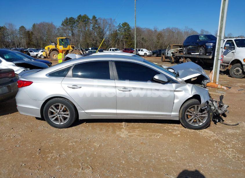 Photo 12 of 2015 Hyundai Sonata SE (VIN 5NPE24AF3FH181679)