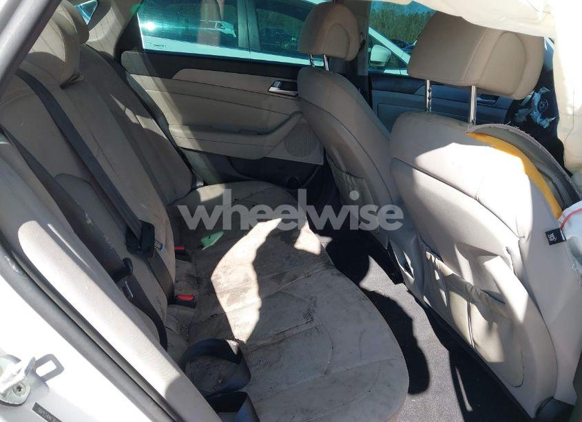 Photo 8 of 2015 Hyundai Sonata SE (VIN 5NPE24AF3FH181679)