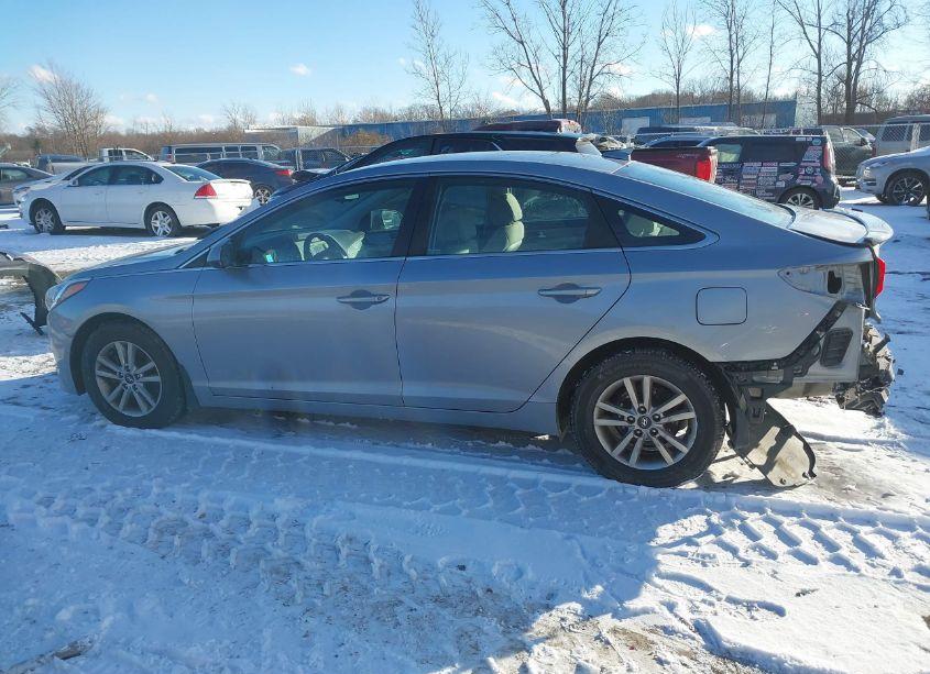 Photo 15 of 2015 Hyundai Sonata SE (VIN 5NPE24AF3FH182119)