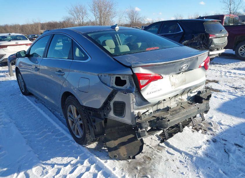 Photo 3 of 2015 Hyundai Sonata SE (VIN 5NPE24AF3FH182119)