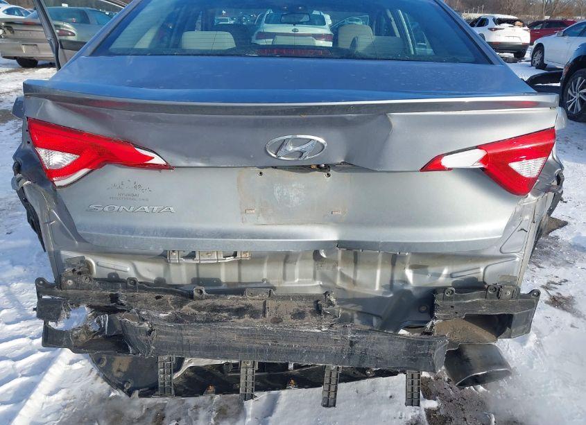 Photo 6 of 2015 Hyundai Sonata SE (VIN 5NPE24AF3FH182119)