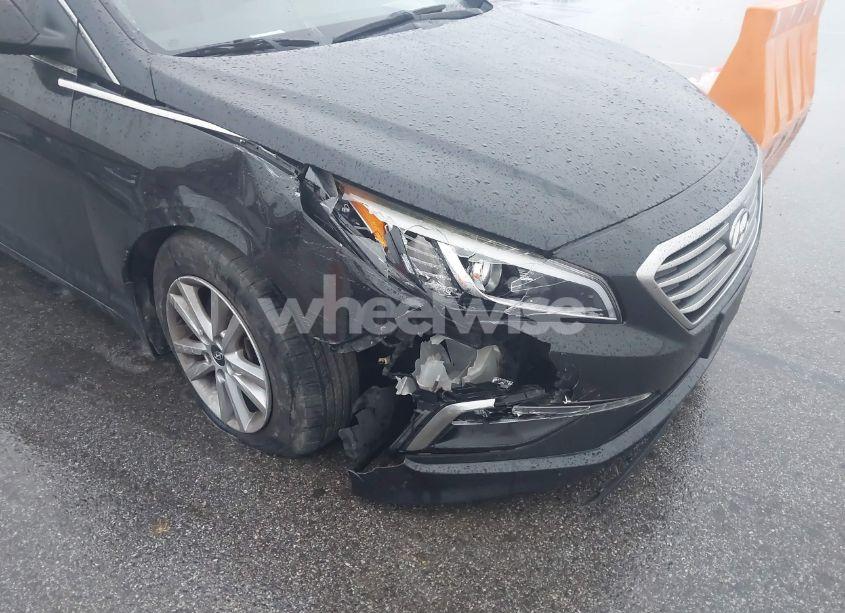 Photo 6 of 2015 Hyundai Sonata SE (VIN 5NPE24AF3FH213935)