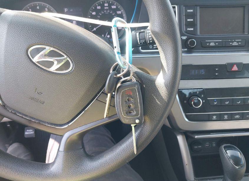 Photo 11 of 2015 Hyundai Sonata SE (VIN 5NPE24AF3FH216558)