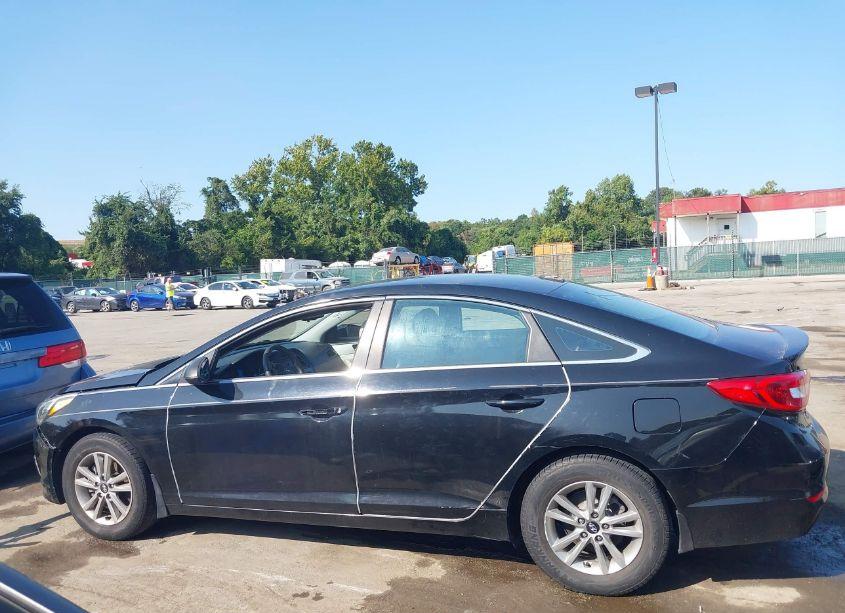 Photo 14 of 2015 Hyundai Sonata SE (VIN 5NPE24AF3FH216558)