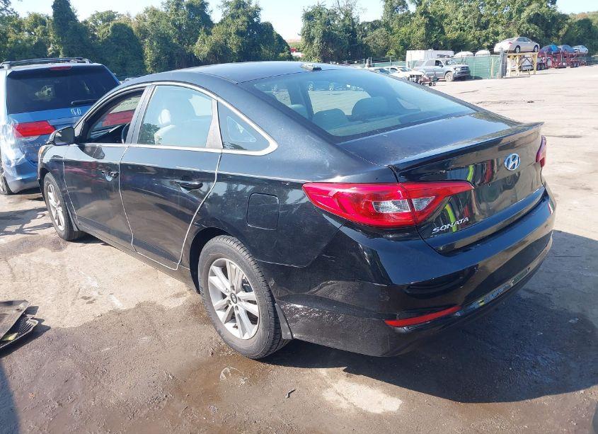 Photo 3 of 2015 Hyundai Sonata SE (VIN 5NPE24AF3FH216558)