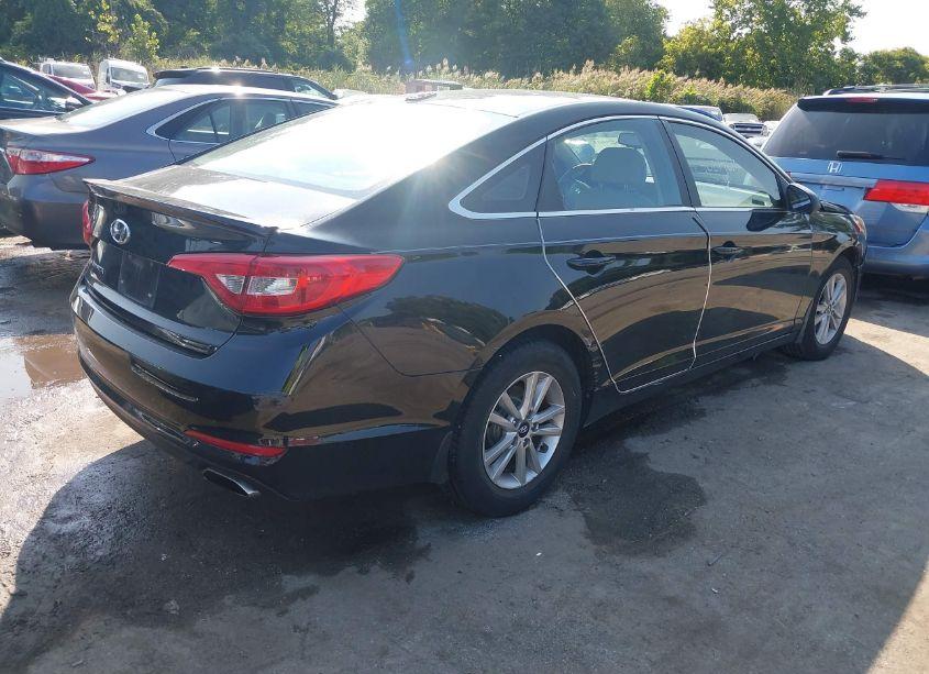 Photo 4 of 2015 Hyundai Sonata SE (VIN 5NPE24AF3FH216558)