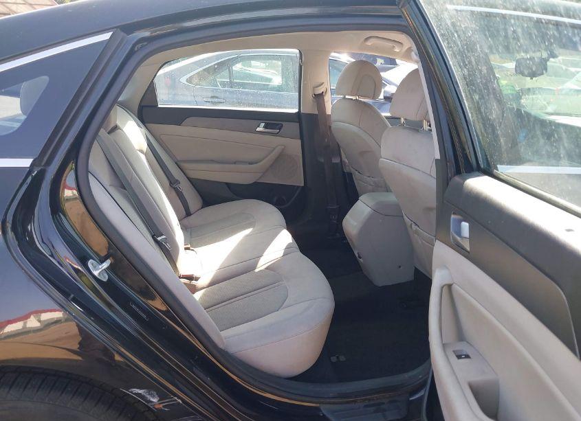 Photo 8 of 2015 Hyundai Sonata SE (VIN 5NPE24AF3FH216558)