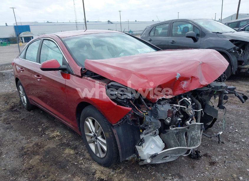 2015 Hyundai Sonata SE (VIN 5NPE24AF3FH227009) main photo