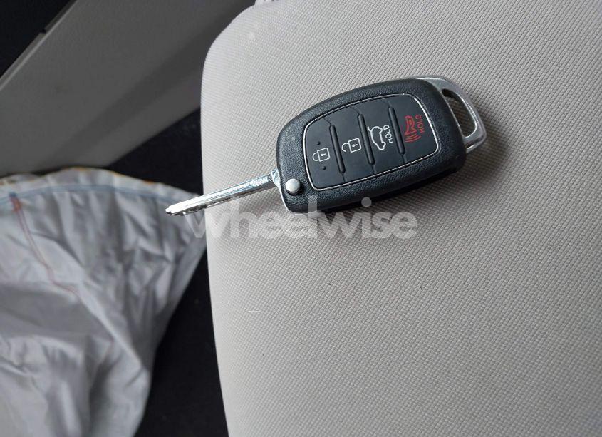 Photo 11 of 2015 Hyundai Sonata SE (VIN 5NPE24AF3FH227009)