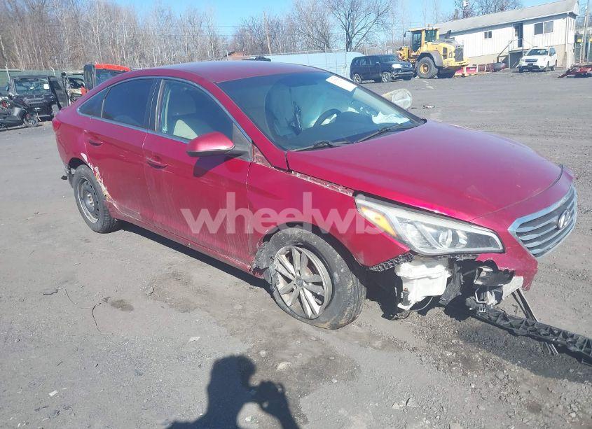 2015 Hyundai Sonata SE (VIN 5NPE24AF3FH235496) main photo