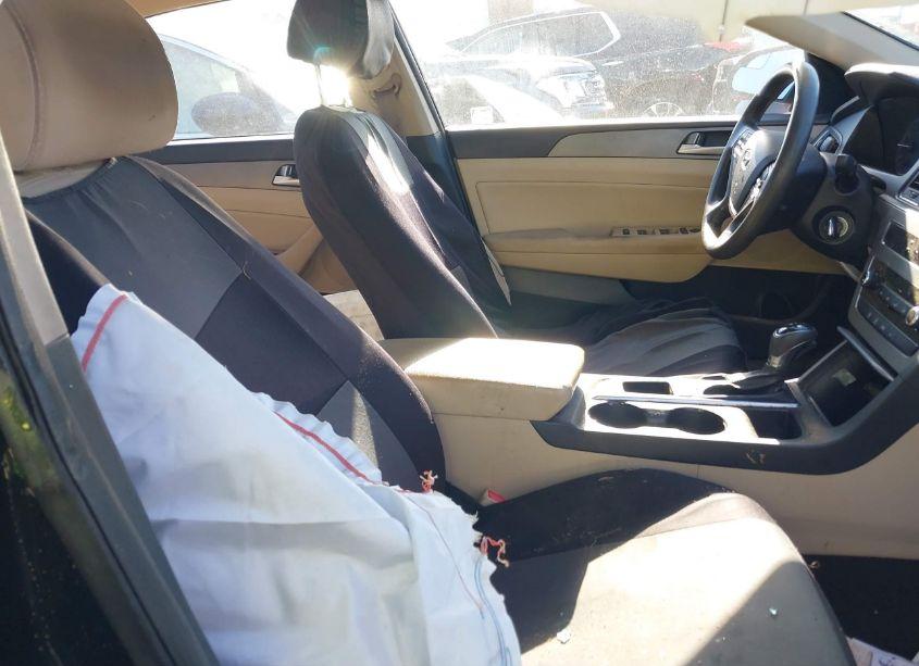 Photo 5 of 2015 Hyundai Sonata SE (VIN 5NPE24AF3FH256946)