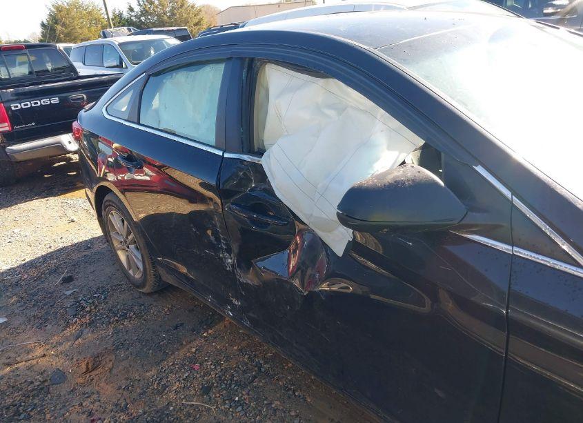 Photo 6 of 2015 Hyundai Sonata SE (VIN 5NPE24AF3FH256946)