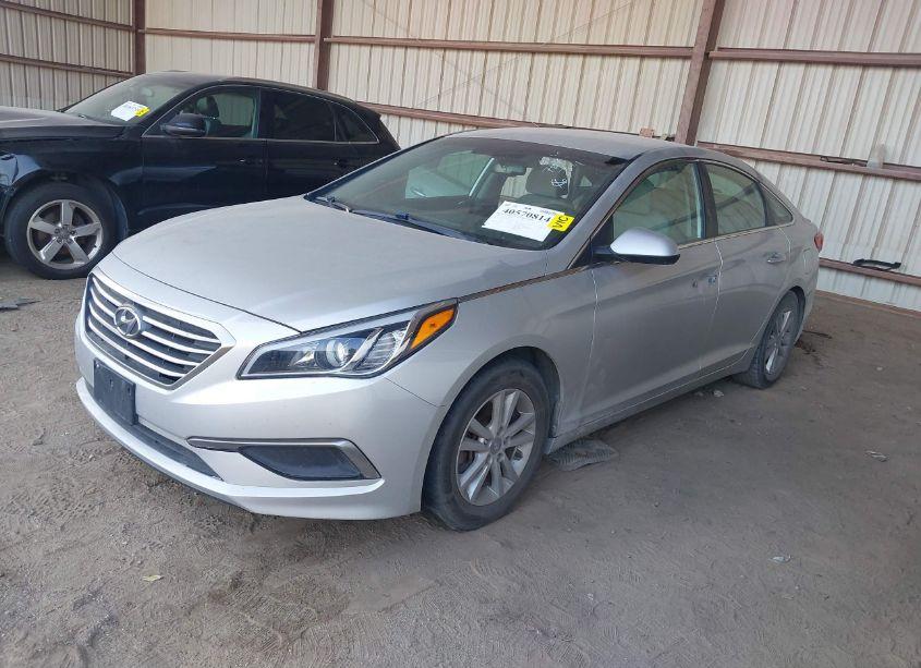 Photo 2 of 2016 Hyundai Sonata SE (VIN 5NPE24AF3GH272937)