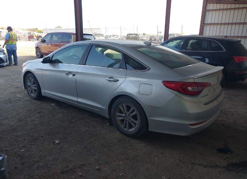 Photo 3 of 2016 Hyundai Sonata SE (VIN 5NPE24AF3GH272937)