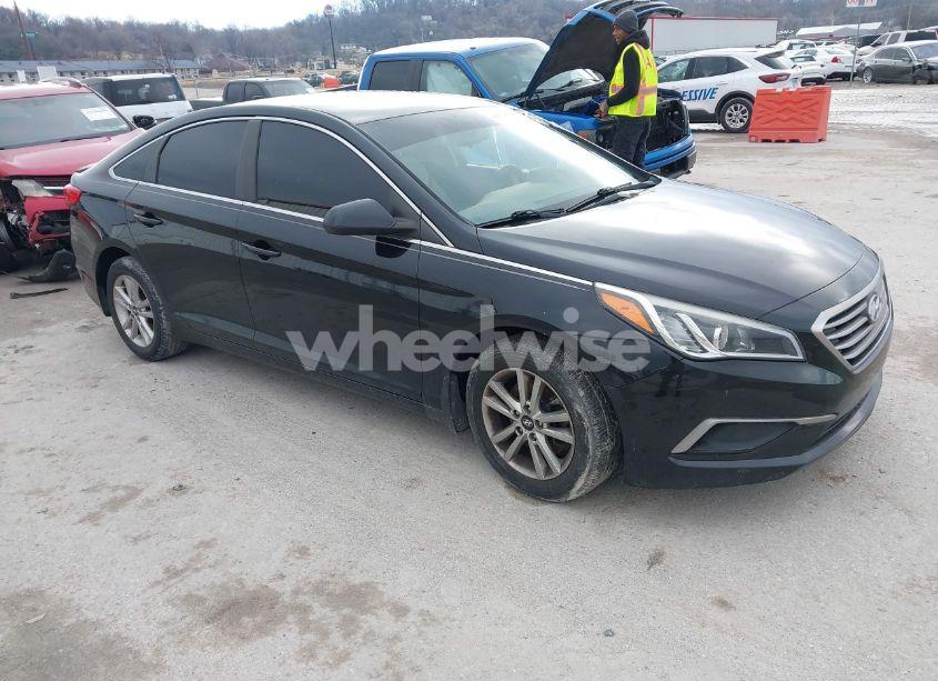 2016 Hyundai Sonata SE (VIN 5NPE24AF3GH288135) main photo