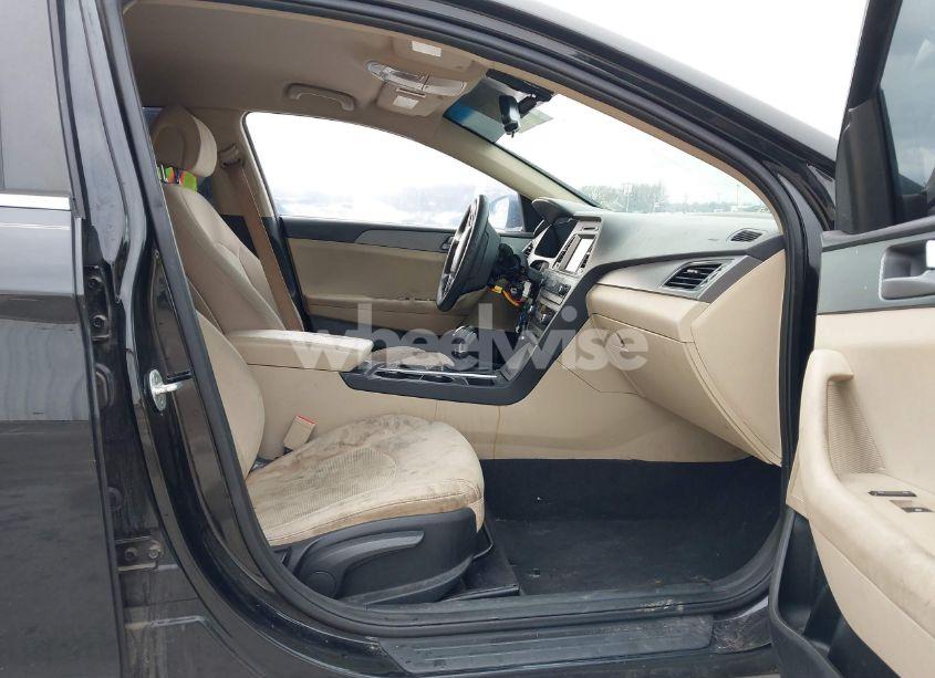 Photo 5 of 2016 Hyundai Sonata SE (VIN 5NPE24AF3GH288135)