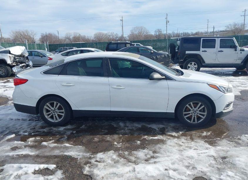 Photo 13 of 2016 Hyundai Sonata SE (VIN 5NPE24AF3GH288359)