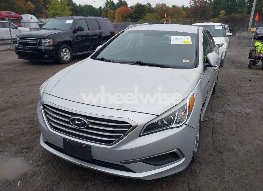 Photo 2 of 2016 Hyundai Sonata SE (VIN 5NPE24AF3GH311509)
